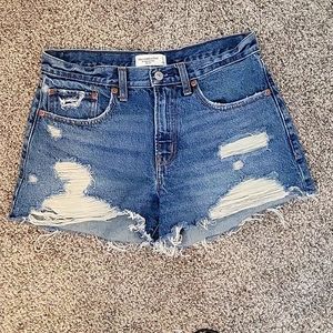 Abercrombie and Fitch 'The Boyfriend Short Midrise'